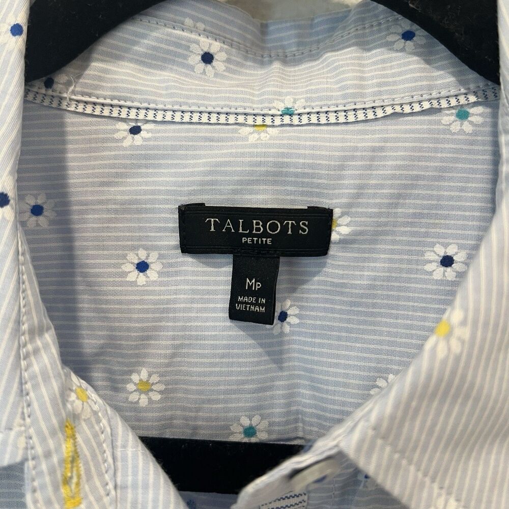 Talbots Women’s The Classic Casual Shirt Button Up Flowers Petite Medium Cute - Picture 2 of 8